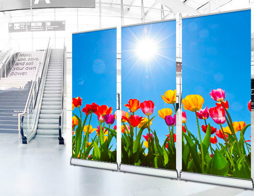 Rollup Banner Messewand mit 290 cm Breite in 3 Minuten aufgebaut